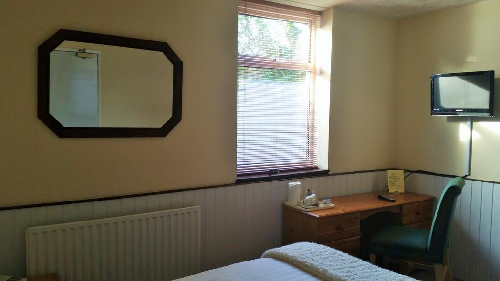 Halfway House Hotel Larne Rom bilde