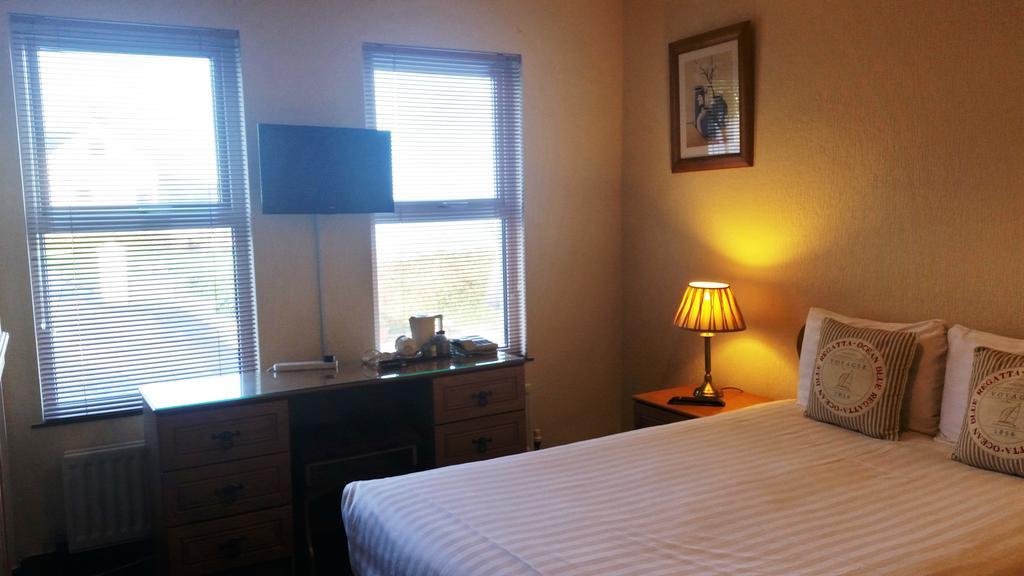Halfway House Hotel Larne Rom bilde