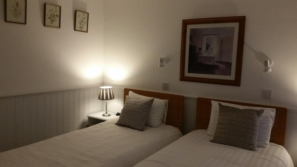 Halfway House Hotel Larne Rom bilde