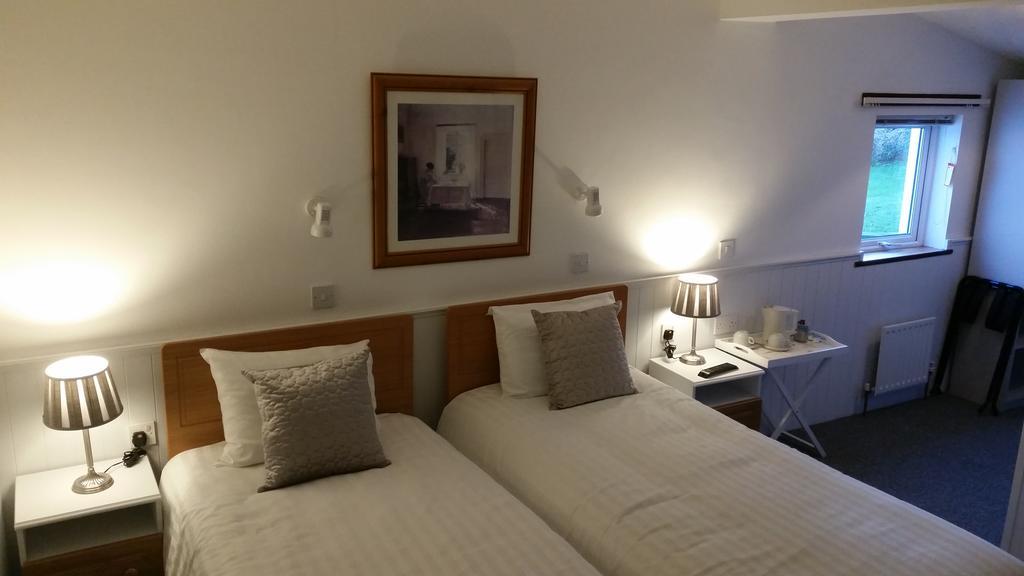 Halfway House Hotel Larne Rom bilde