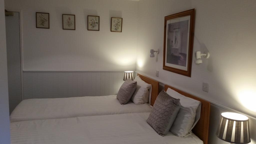 Halfway House Hotel Larne Rom bilde